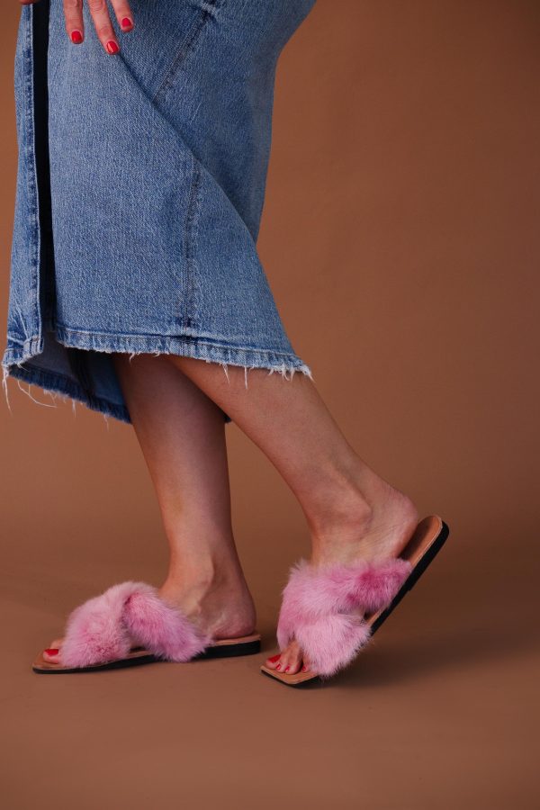 BAKU FUZZY SANDAL    BABY PINK Supply